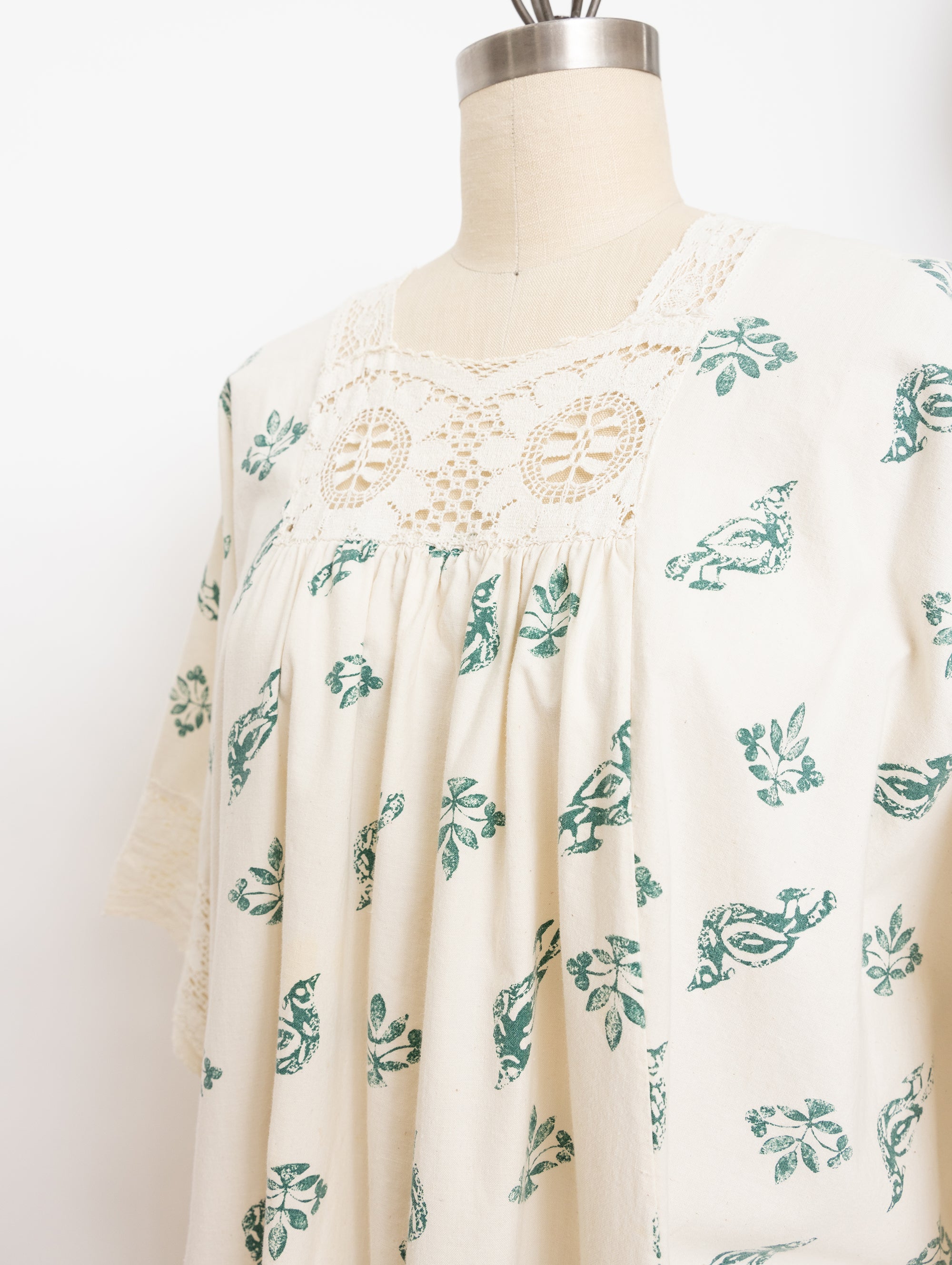 70s/80s cream and green bird print caftan