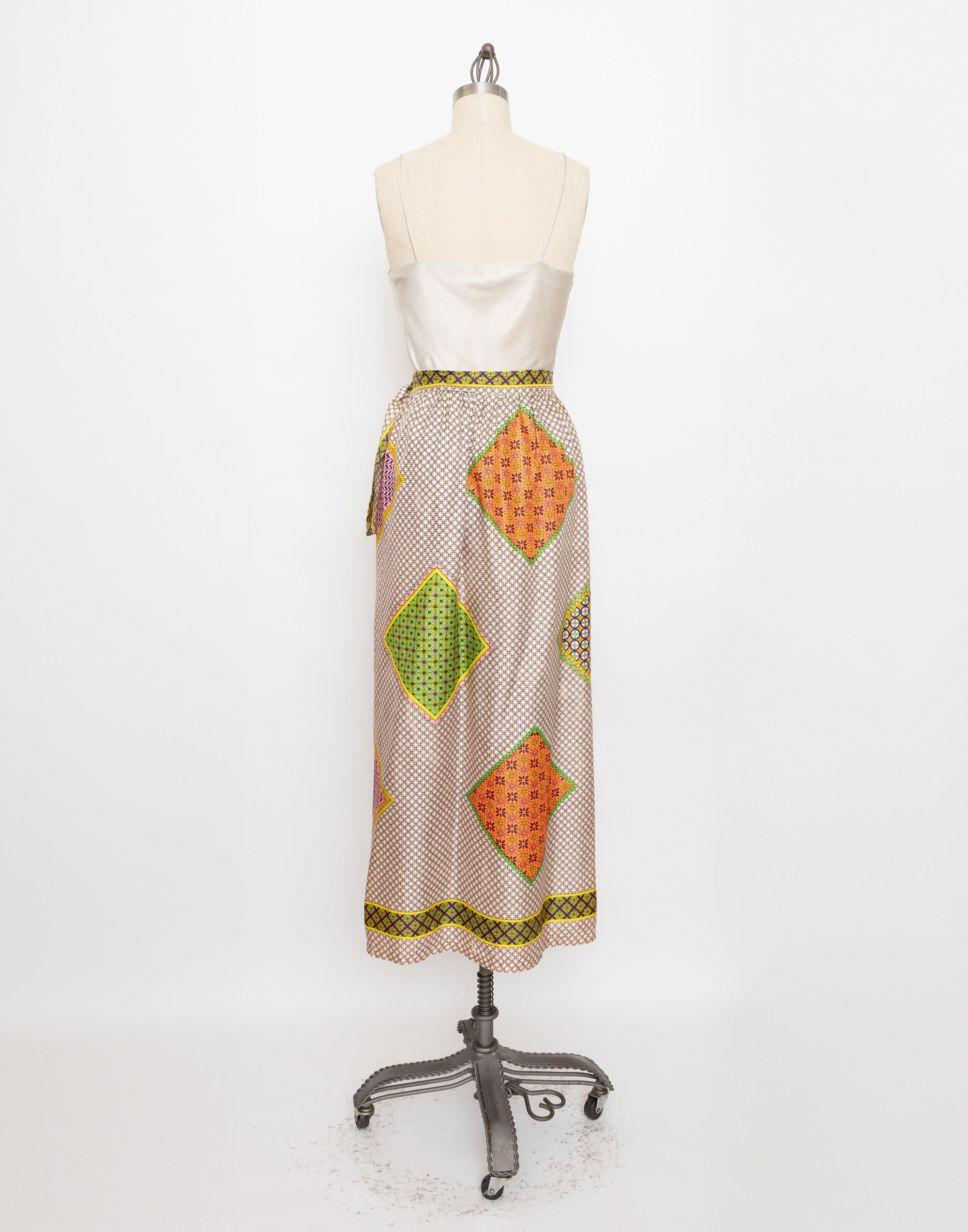 70s leisure mode patterned maxi skirt
