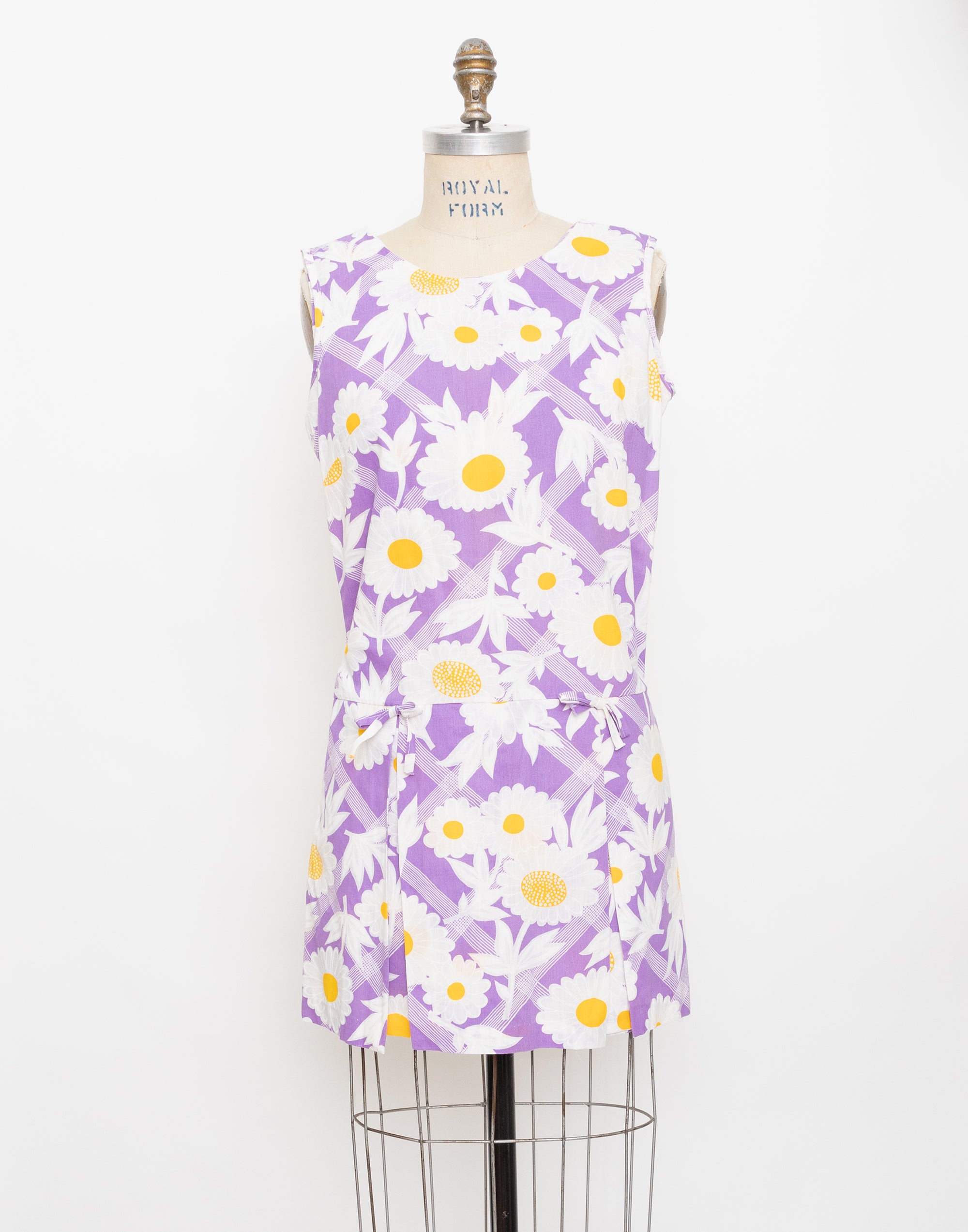 60s/70s purple daisy print sleeveless romper