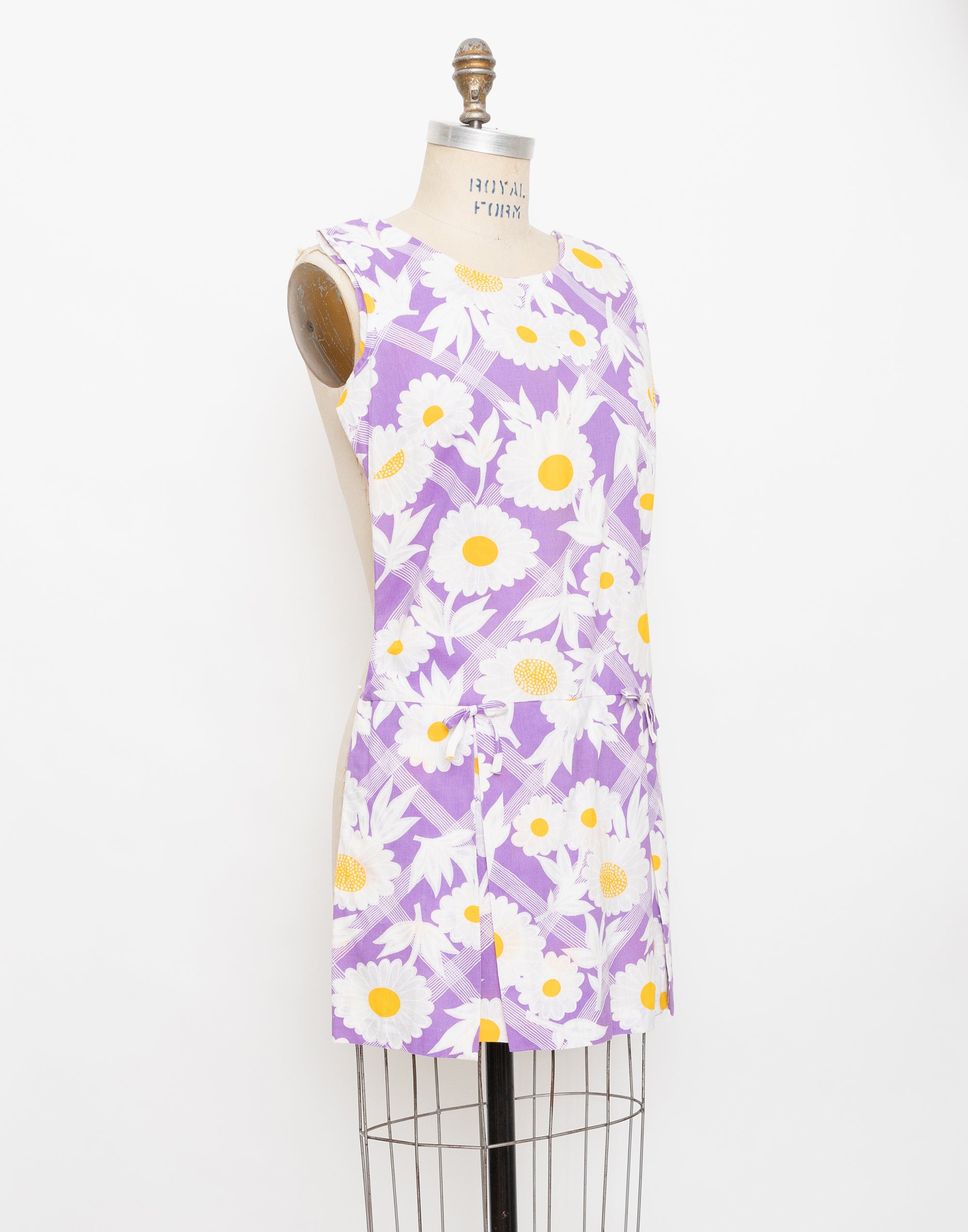 60s/70s purple daisy print sleeveless romper