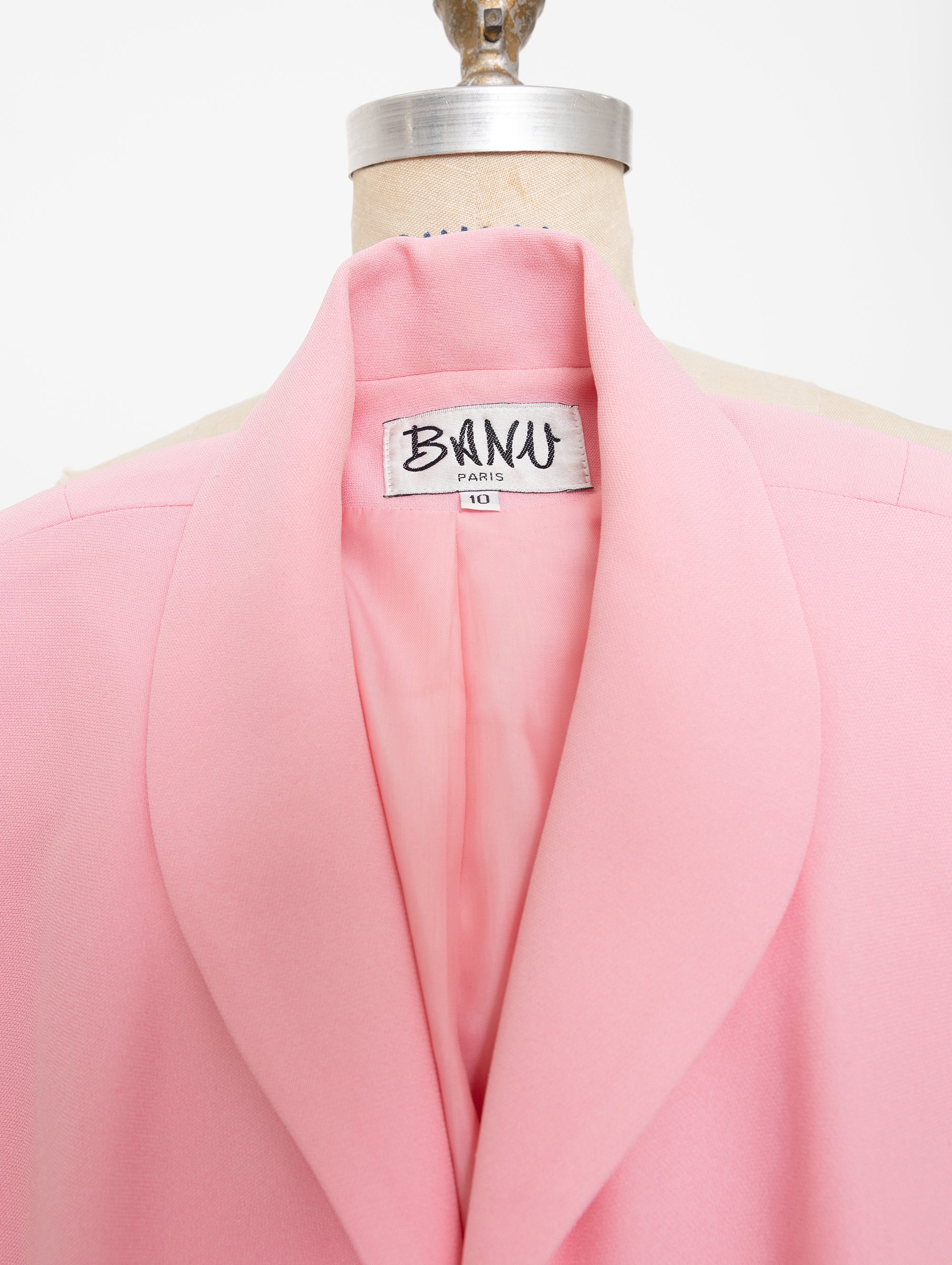 2000s Banu bubblegum pink blazer with gold buttons 5