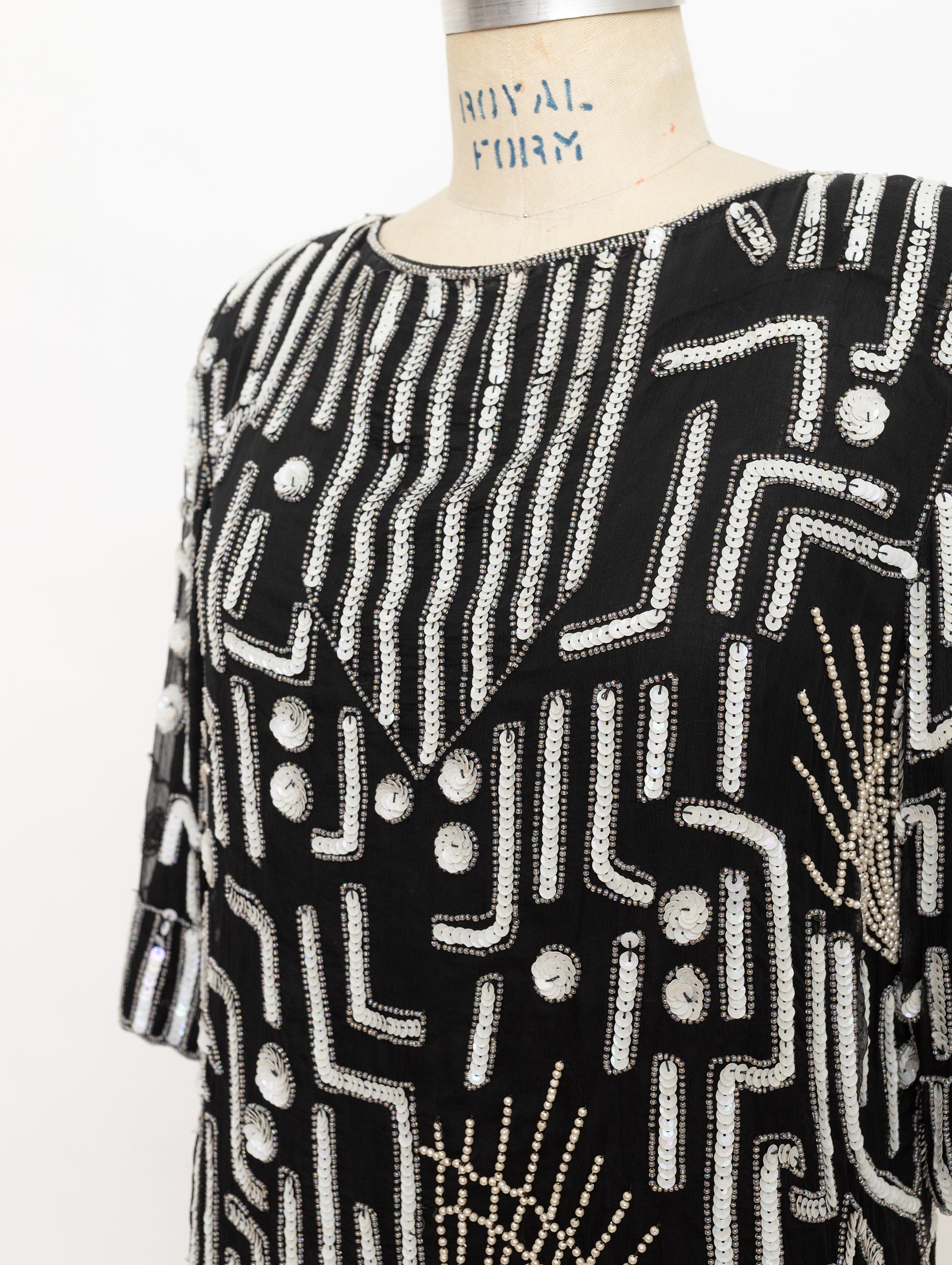 90s black and white abstract sequin short sleeve top