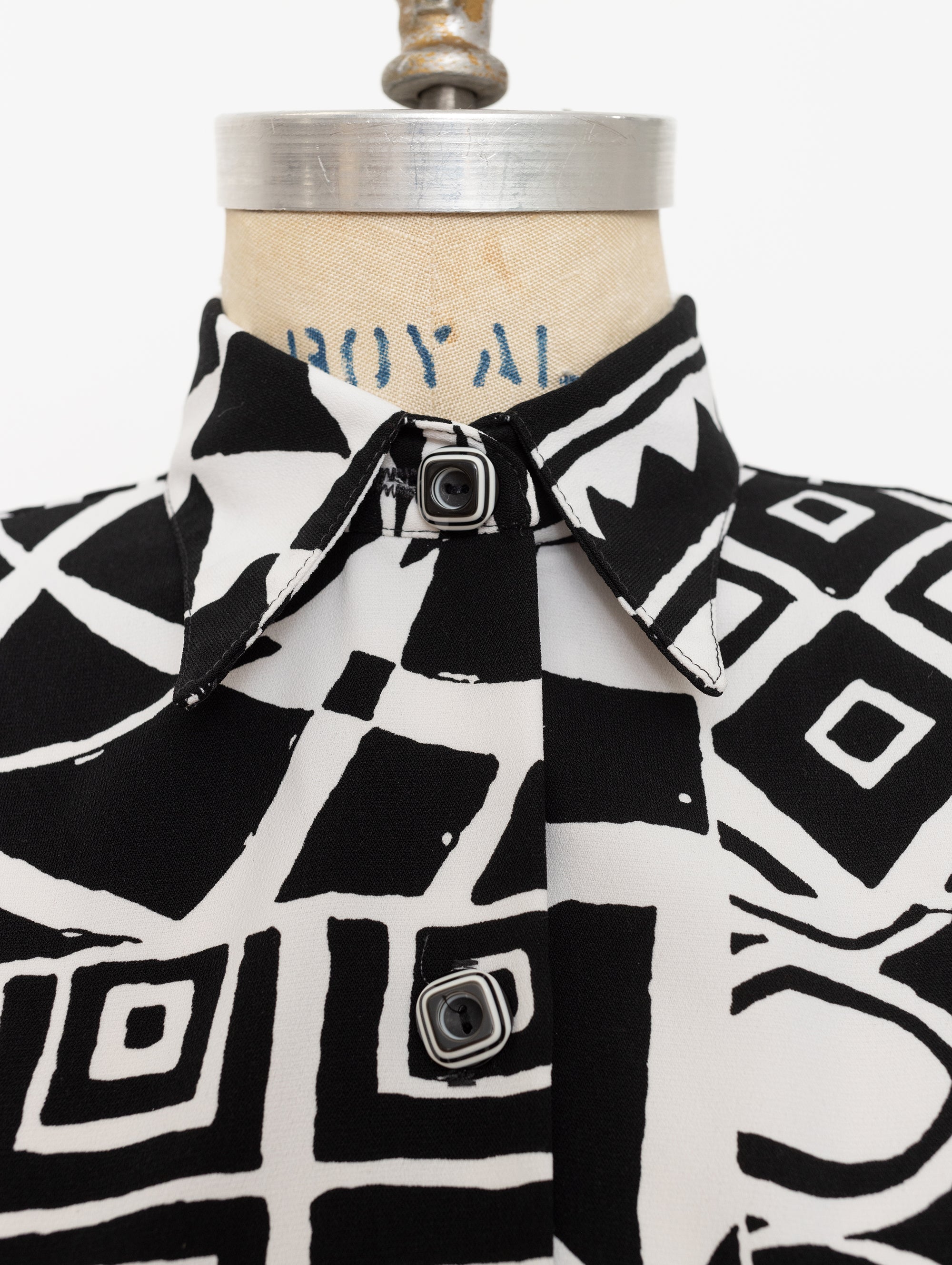 90s jordana black and white graphic blouse