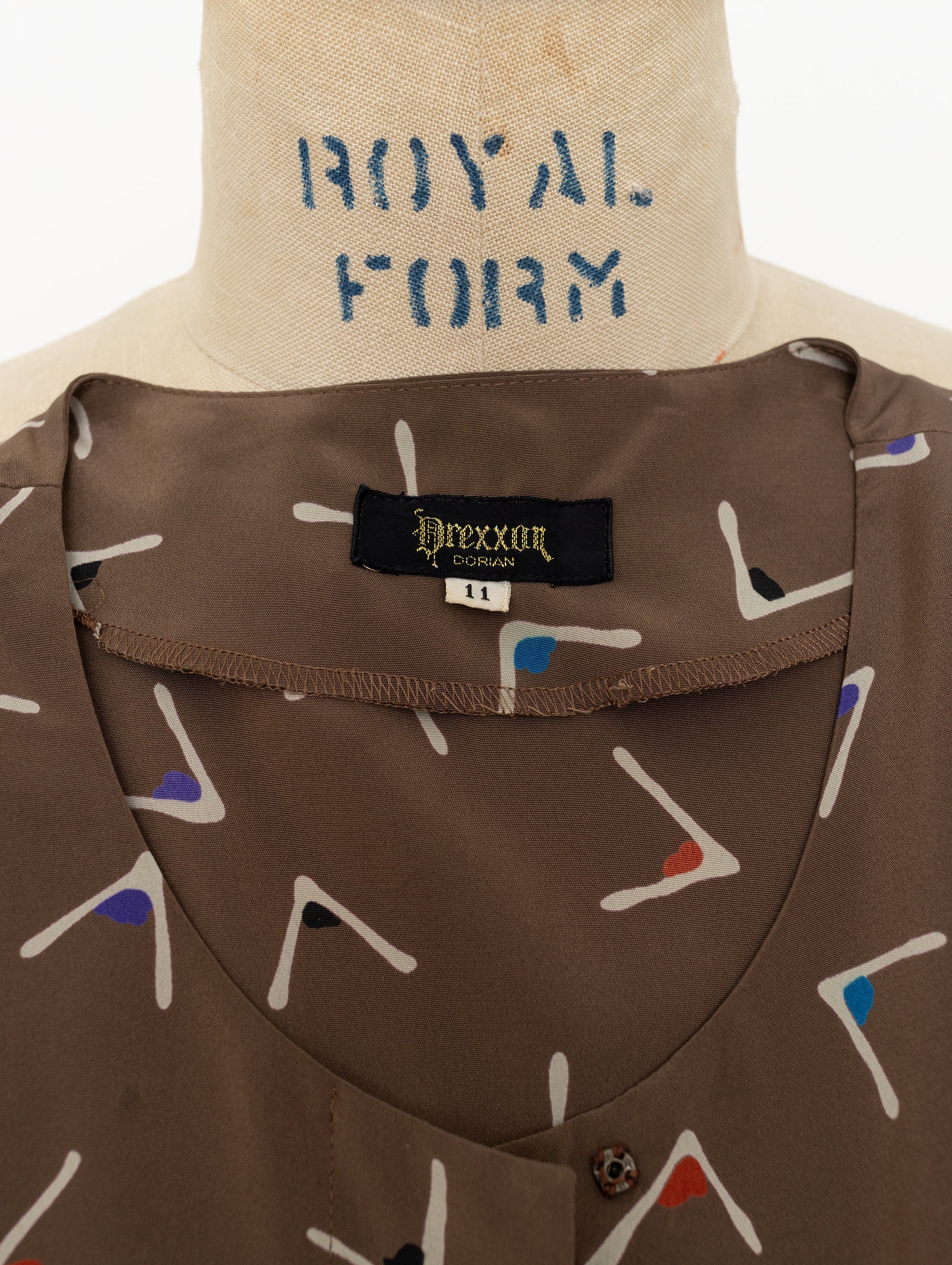 90s light brown geometric pattern skirt set