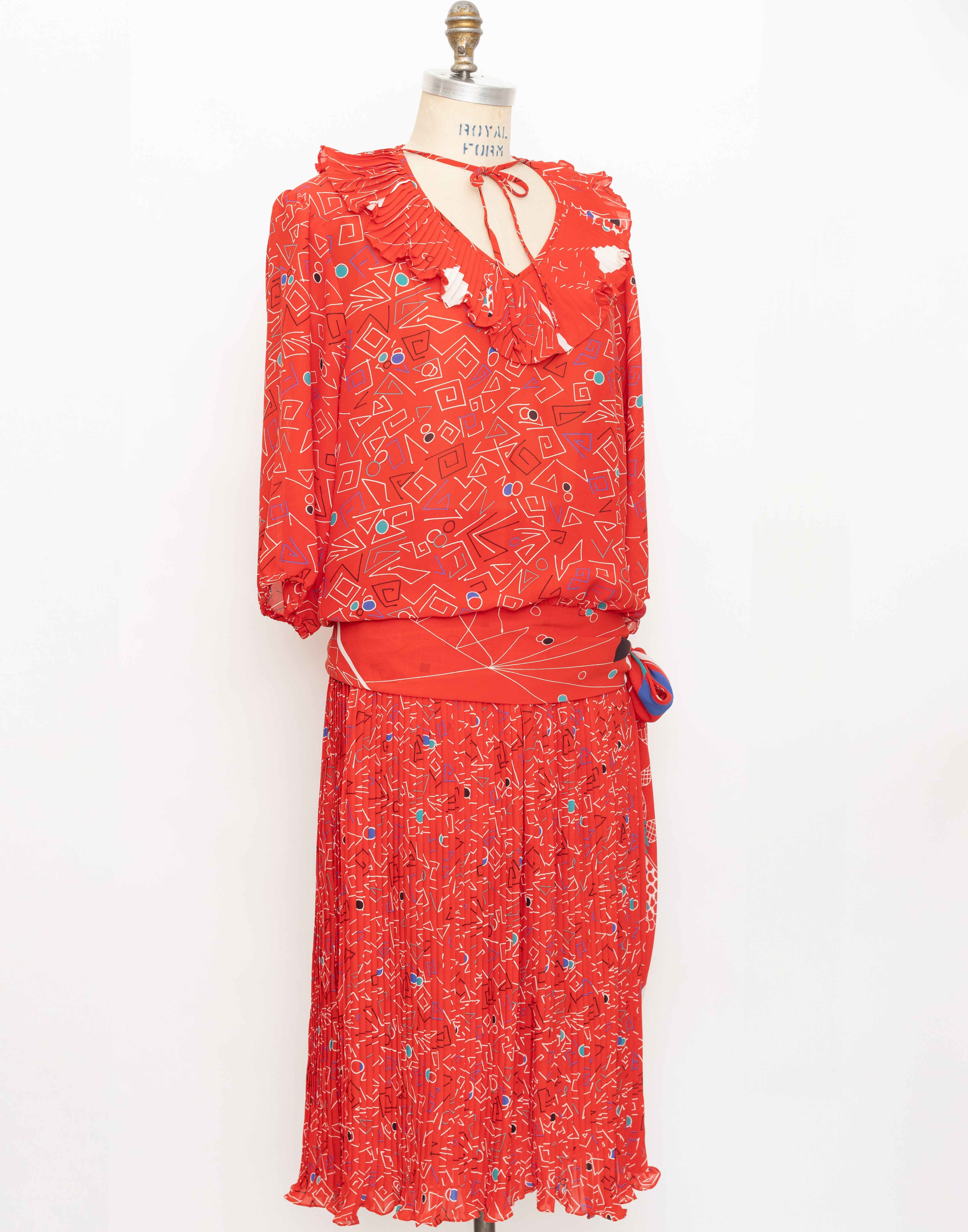 1980s Assorti for Susan Freis red geometric print top + skirt set 2
