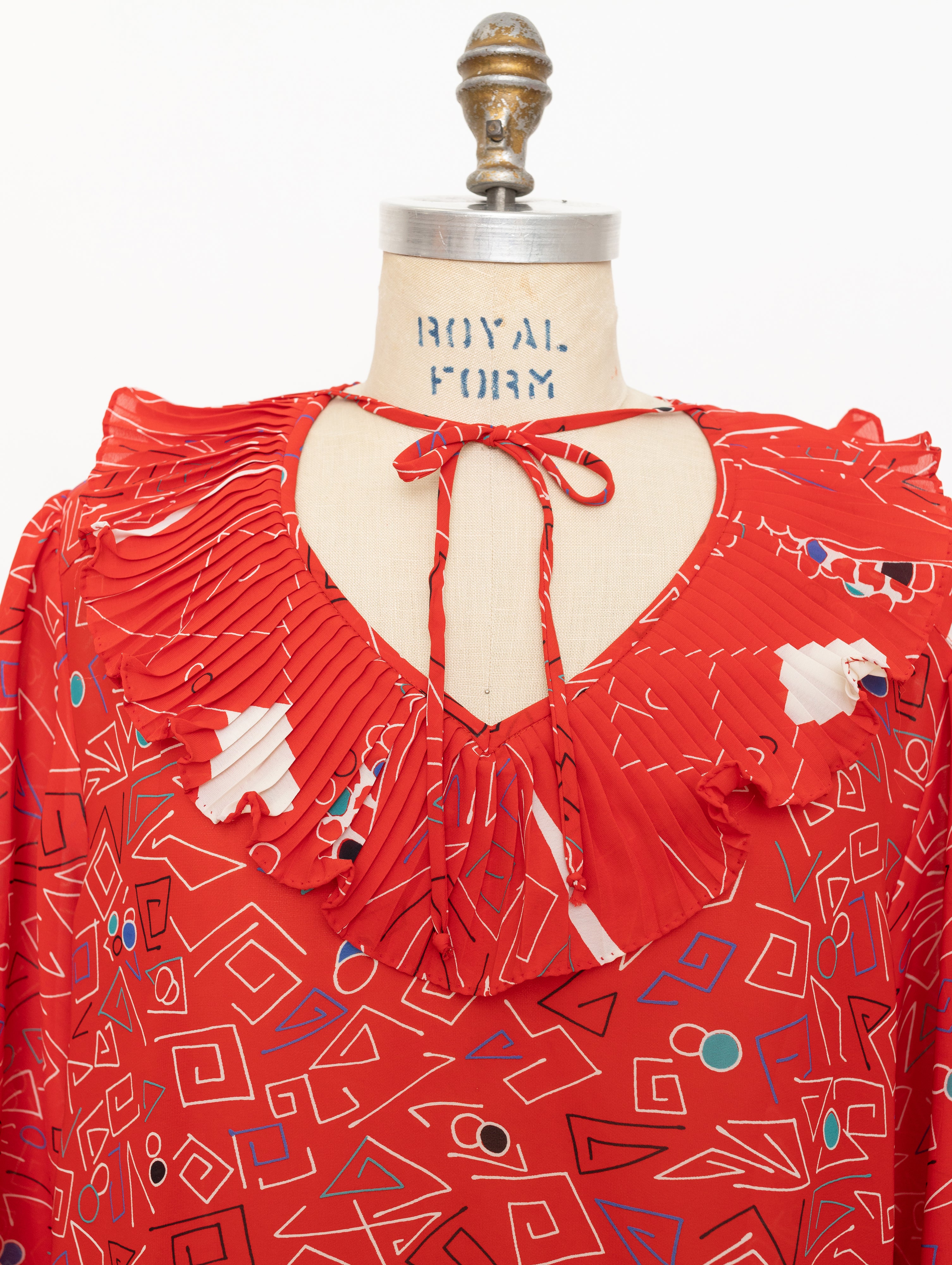 1980s Assorti for Susan Freis red geometric print top + skirt set 3