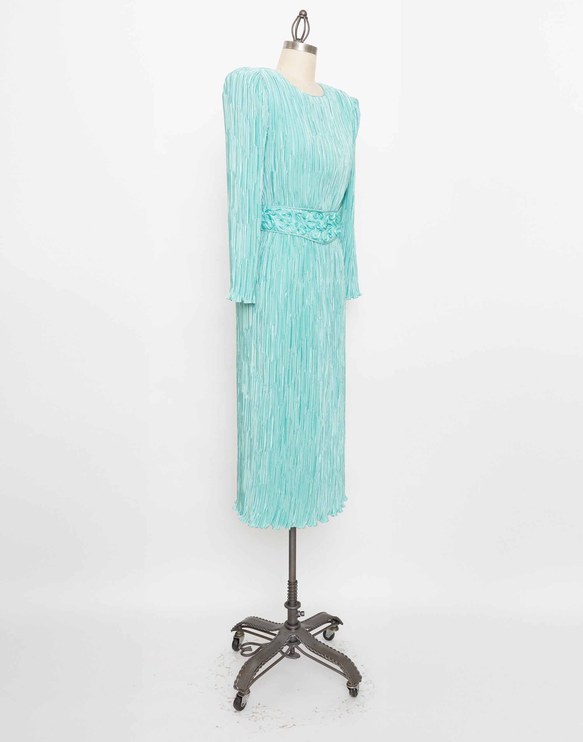 80s/90s seafoam green crinkle long sleeve dress