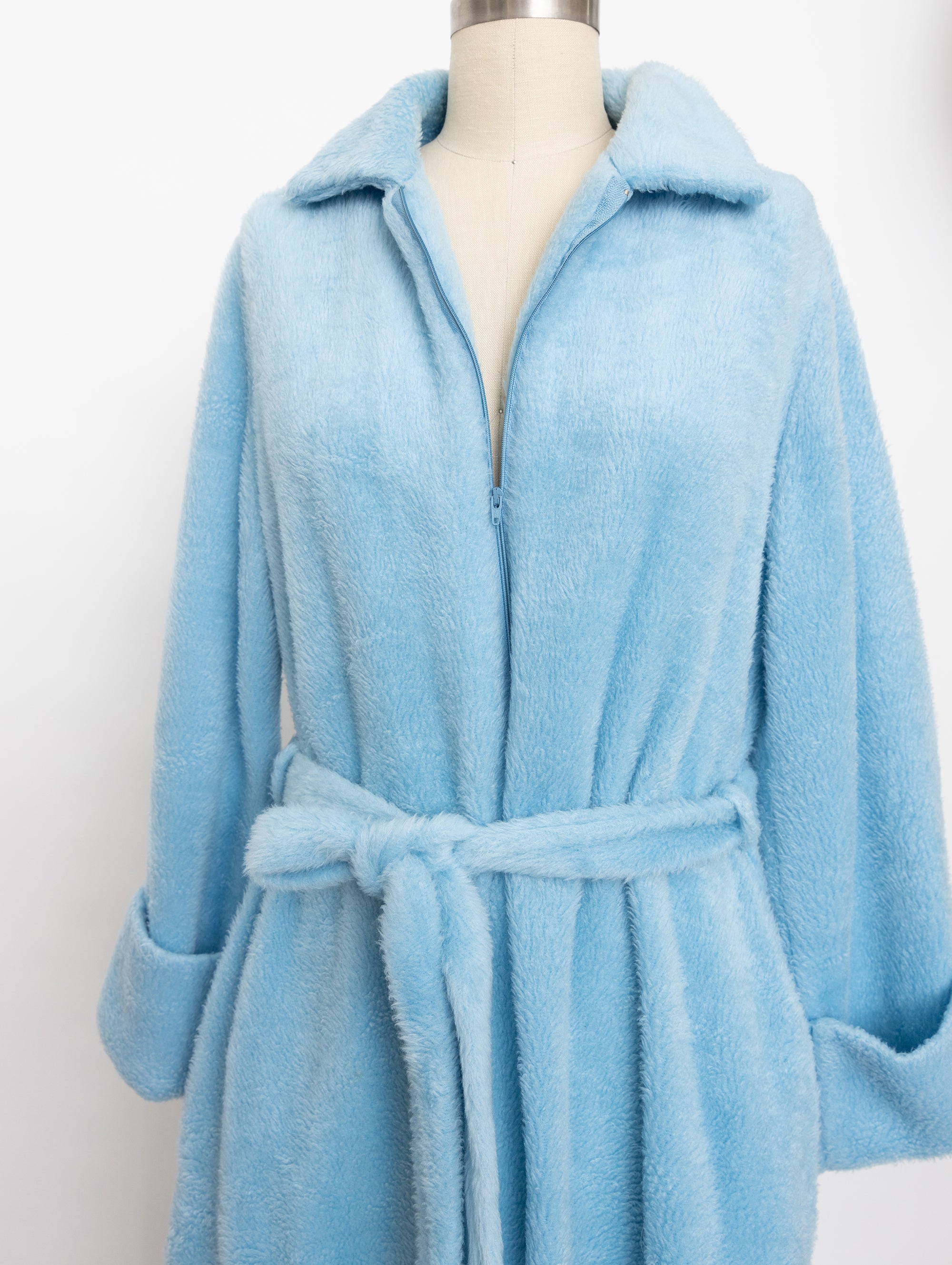 70s/80s light blue fuzzy robe