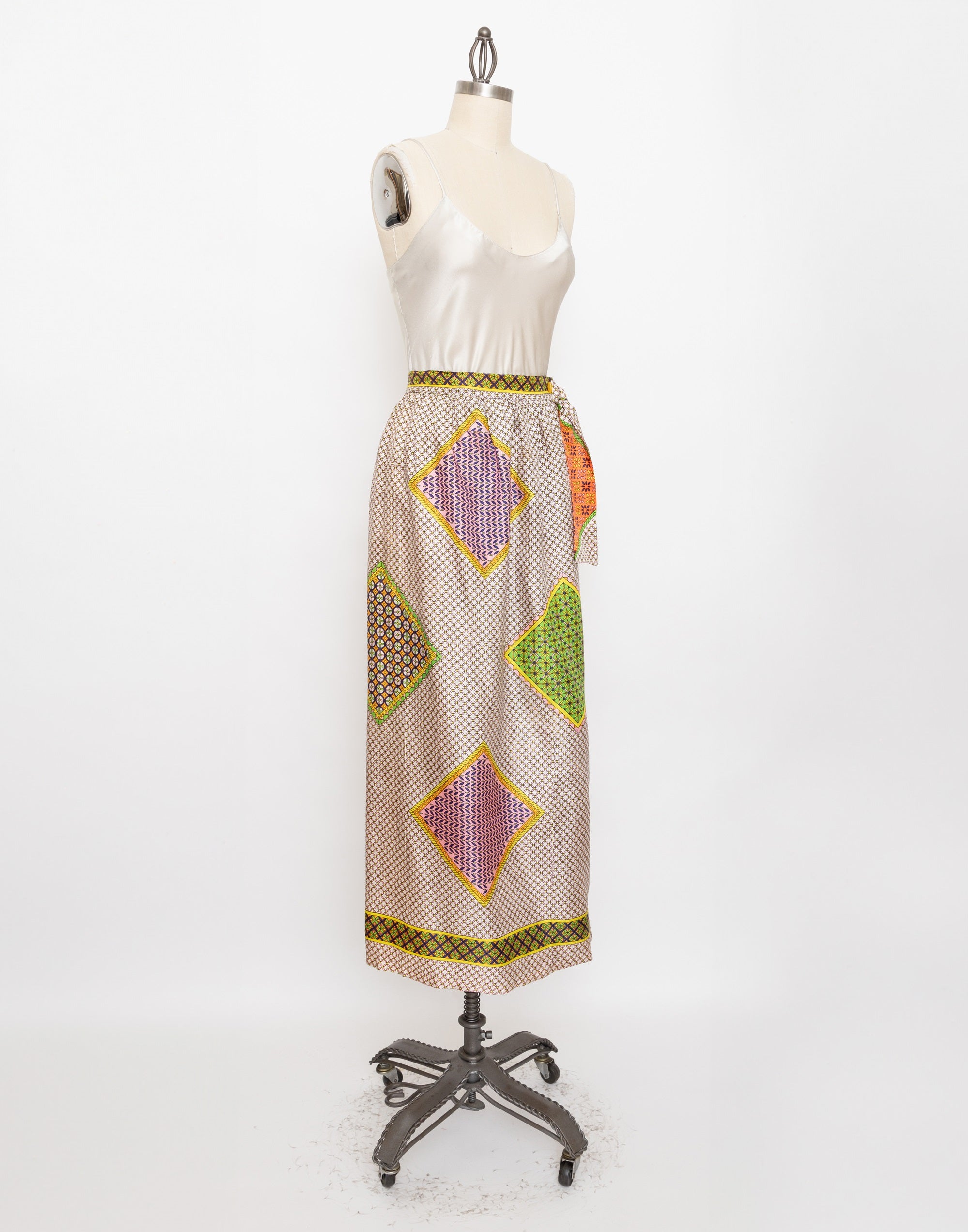 70s leisure mode patterned maxi skirt