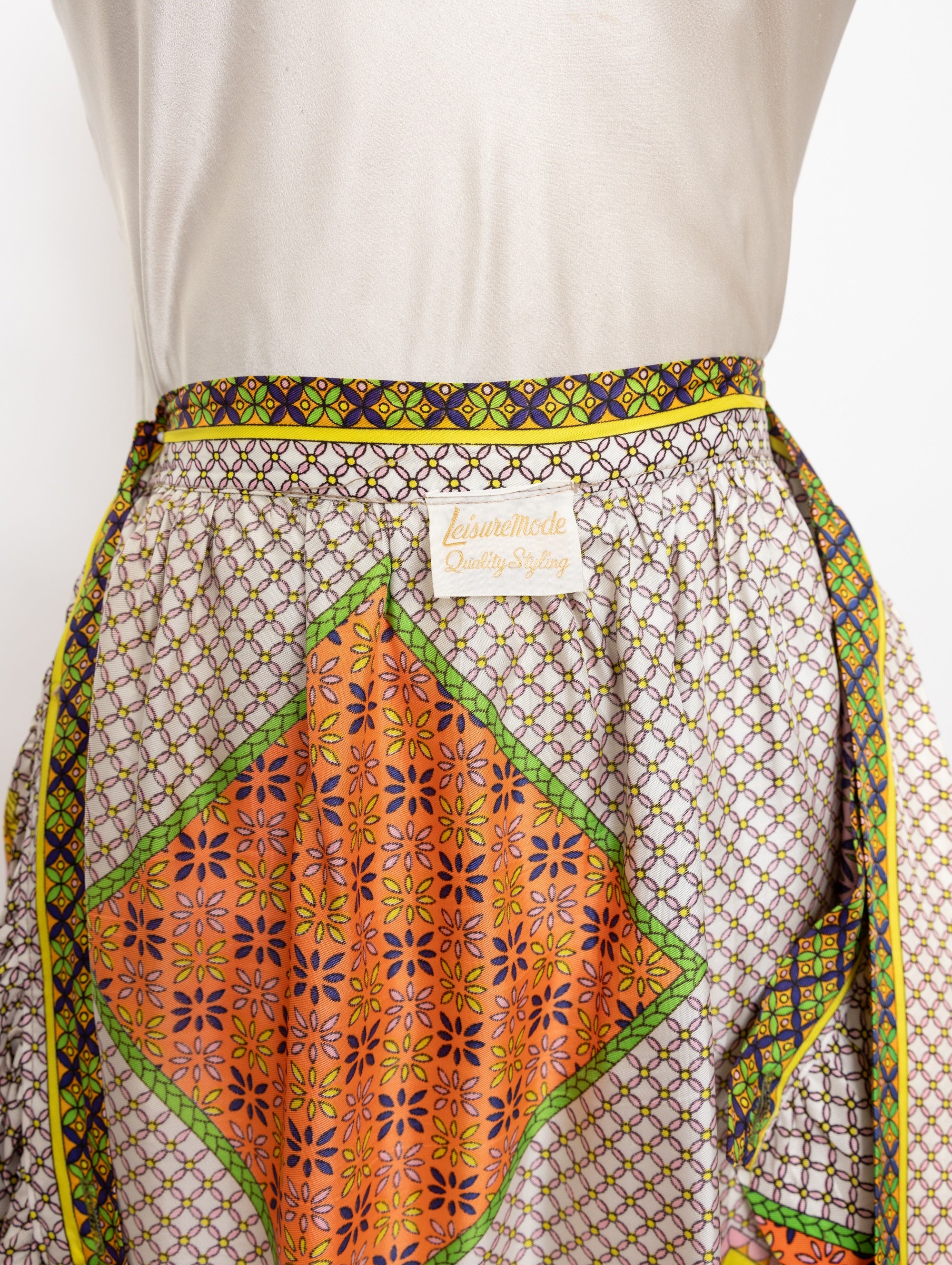 70s leisure mode patterned maxi skirt
