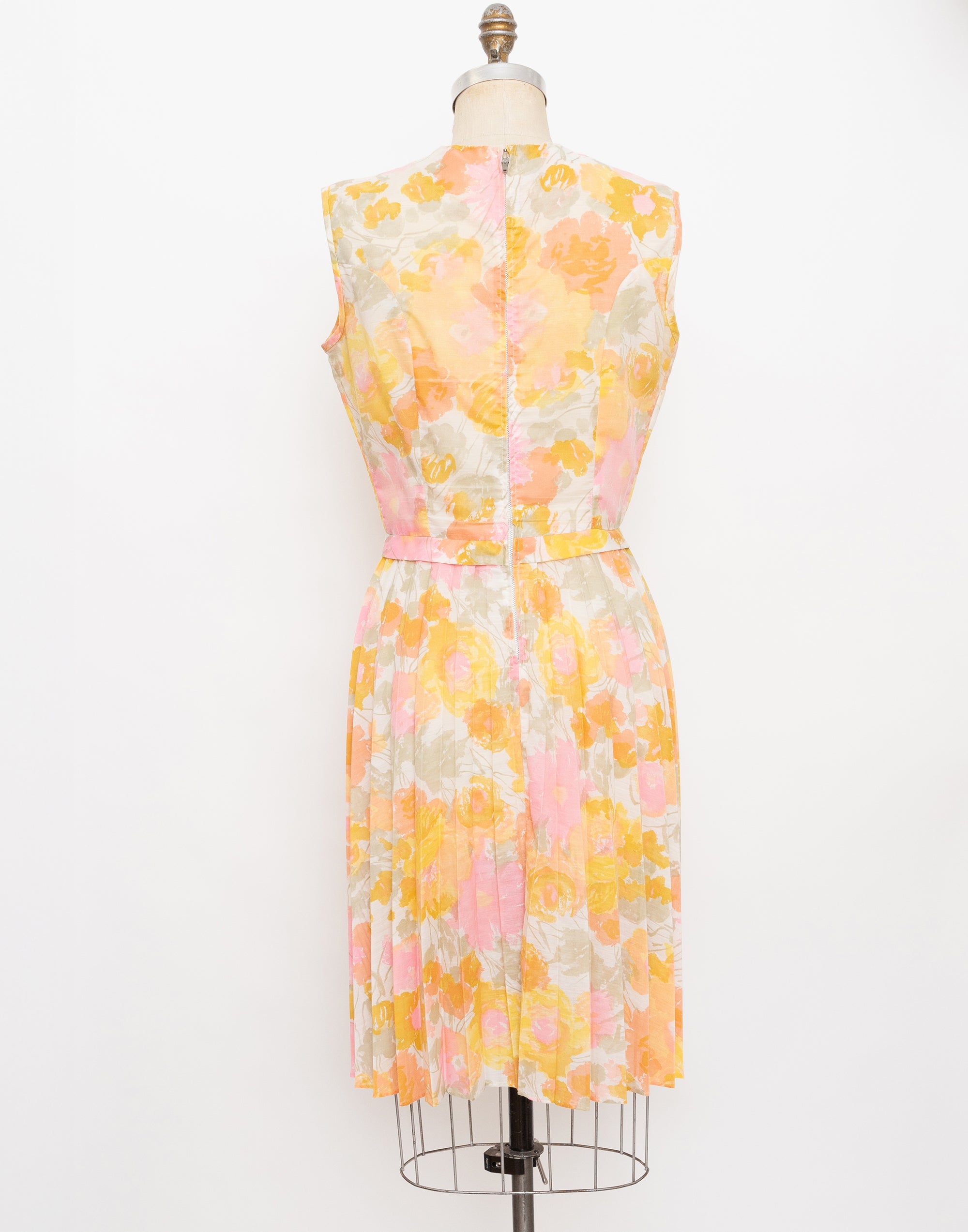 60s/70s peach and pink floral sleeveless pleated dress