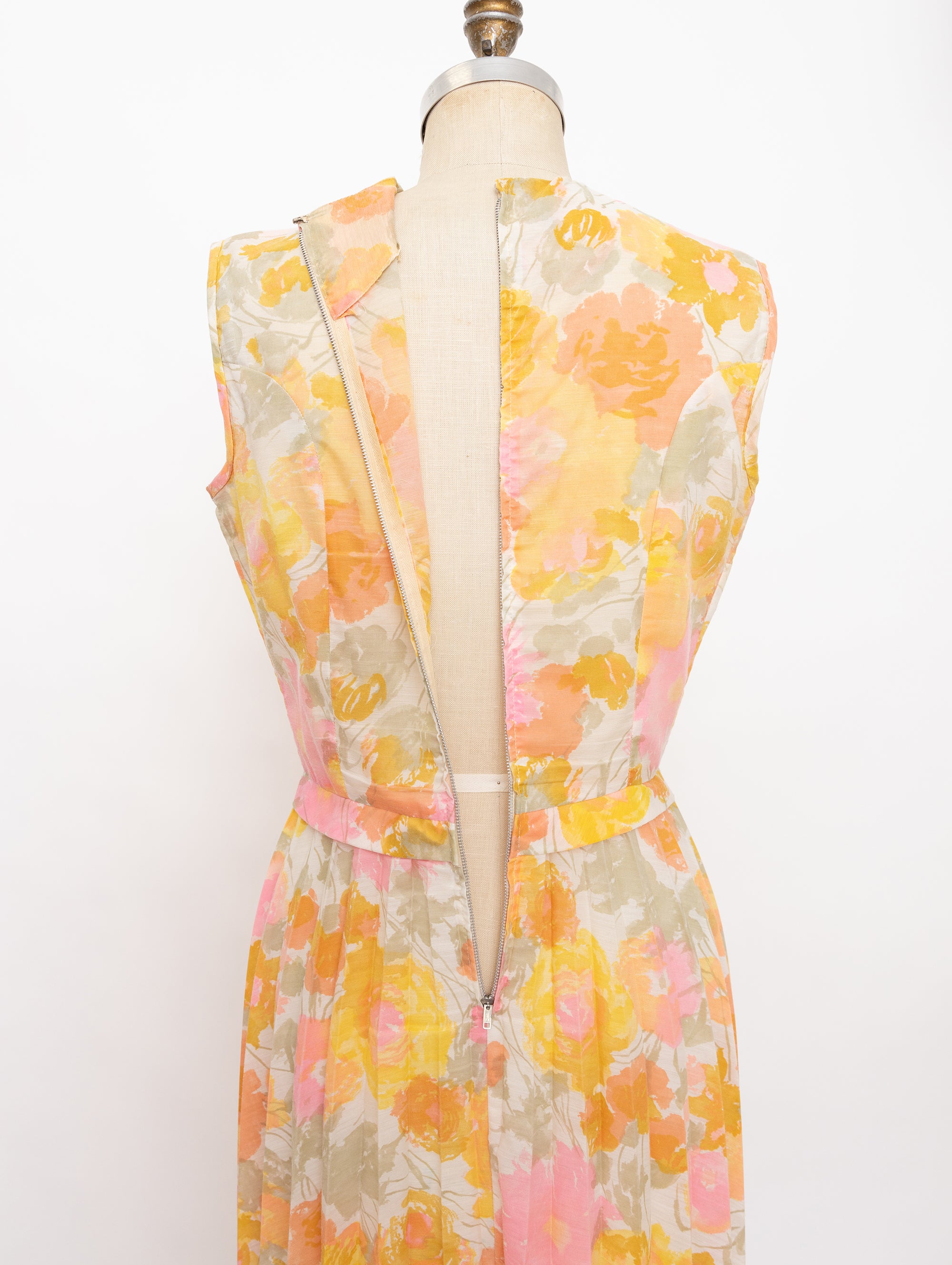 60s/70s peach and pink floral sleeveless pleated dress