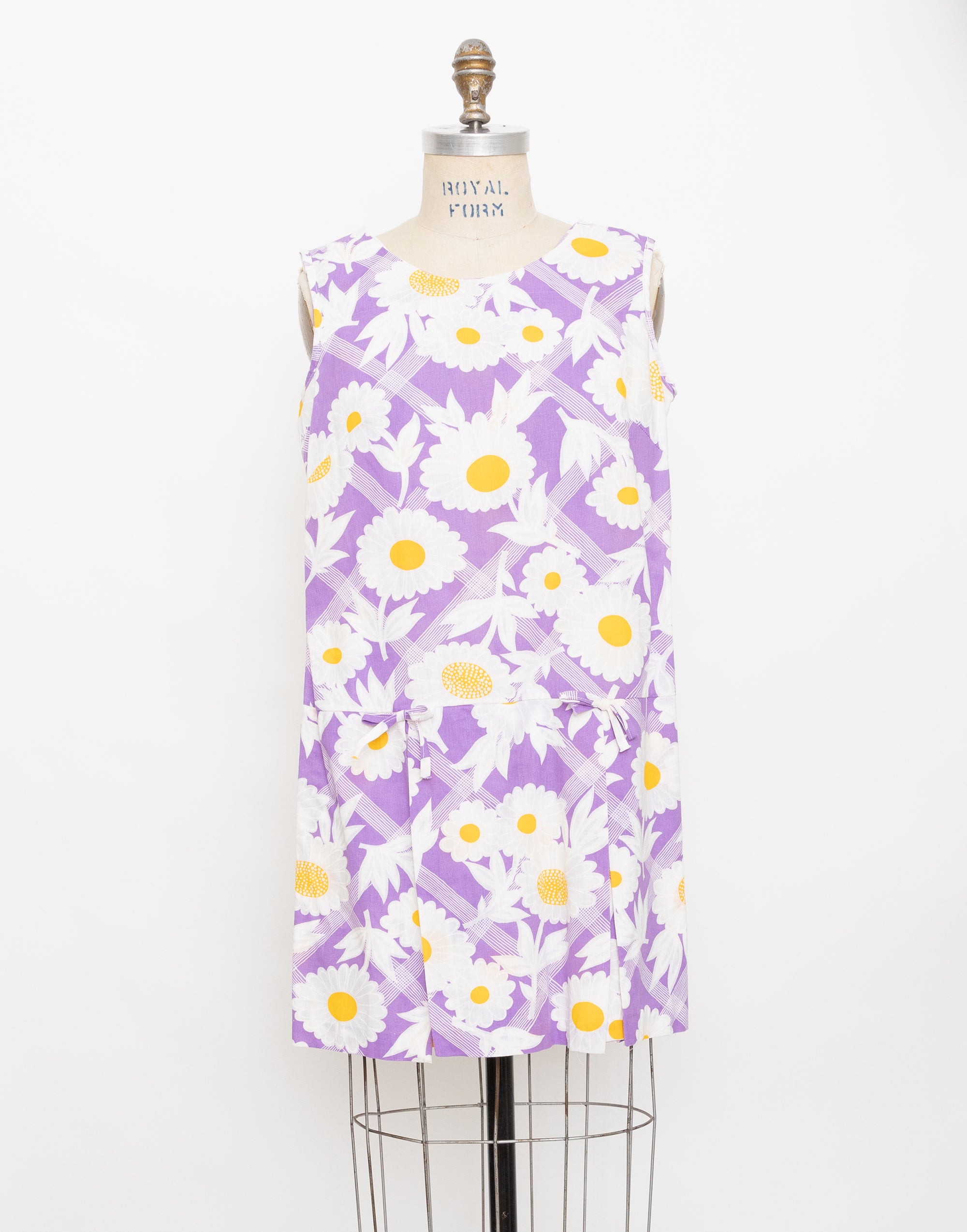 60s/70s purple daisy print sleeveless romper