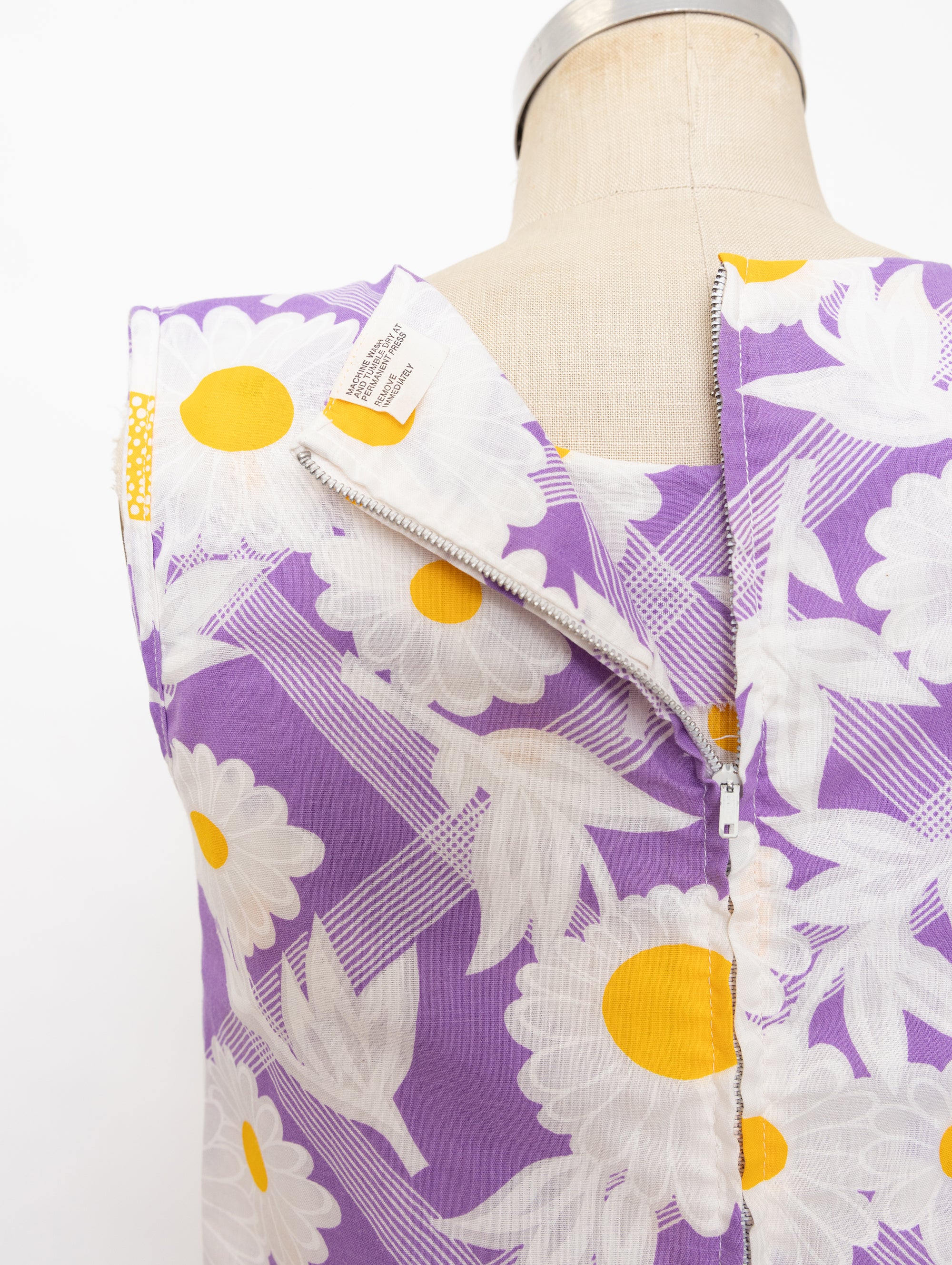 60s/70s purple daisy print sleeveless romper