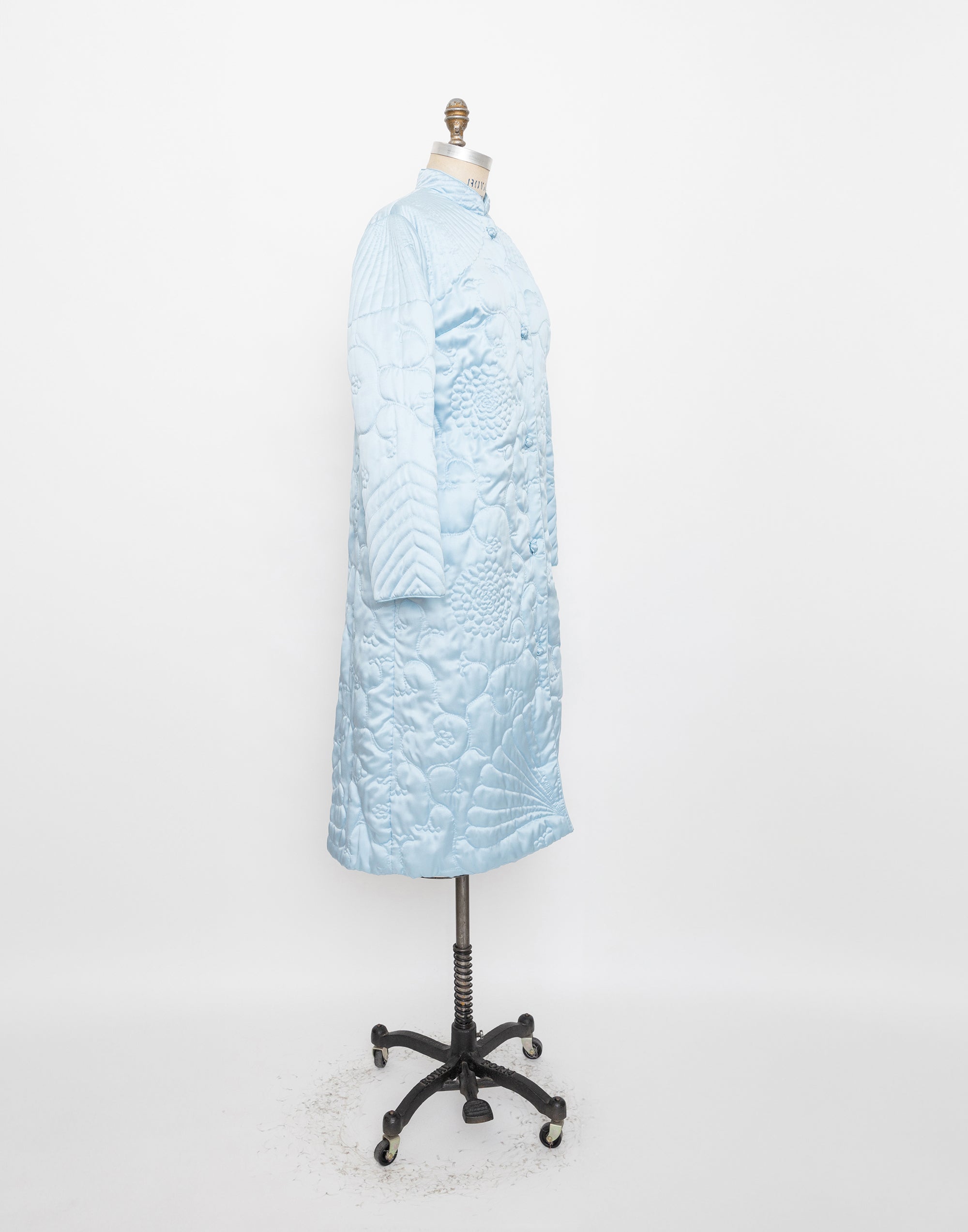 60s/70s light blue satin robe jacket