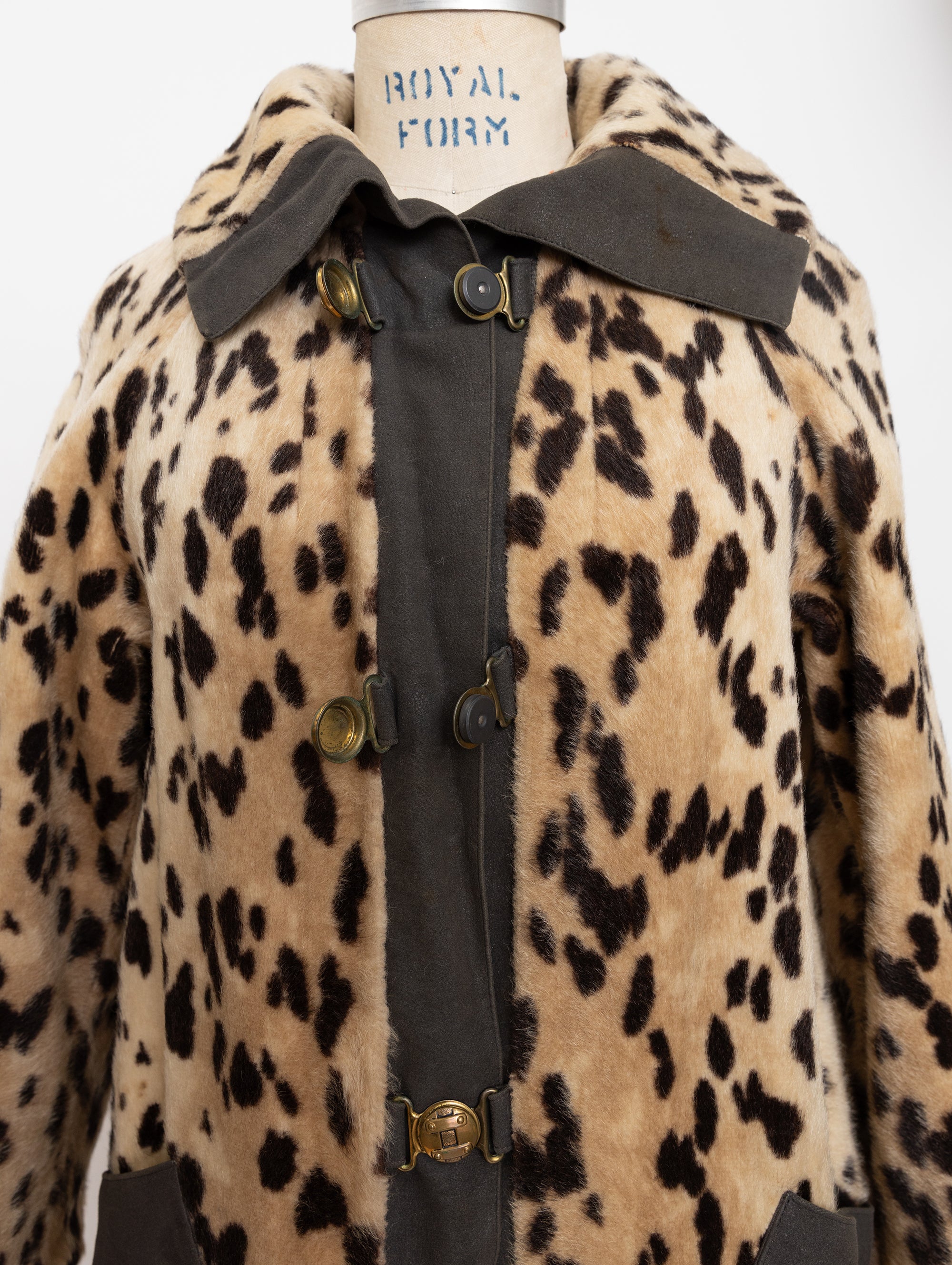 70s safari sportowne faux fur cheetah print coat