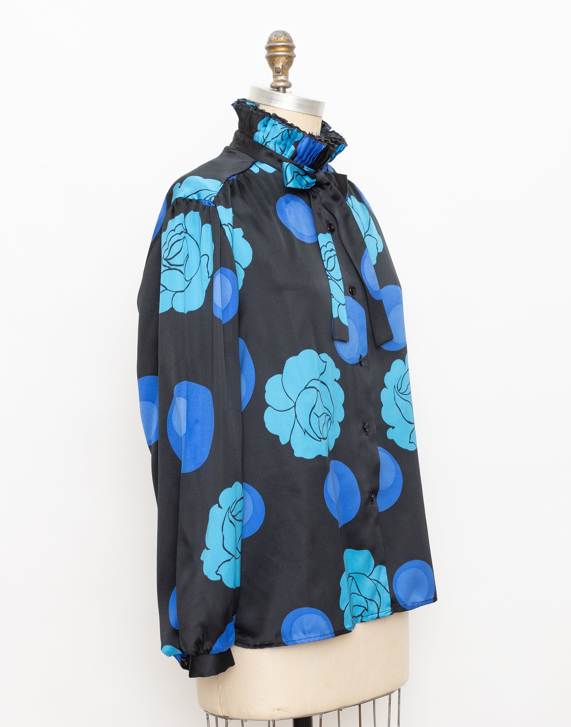 90s black and blue floral print blouse with ruffle collar
