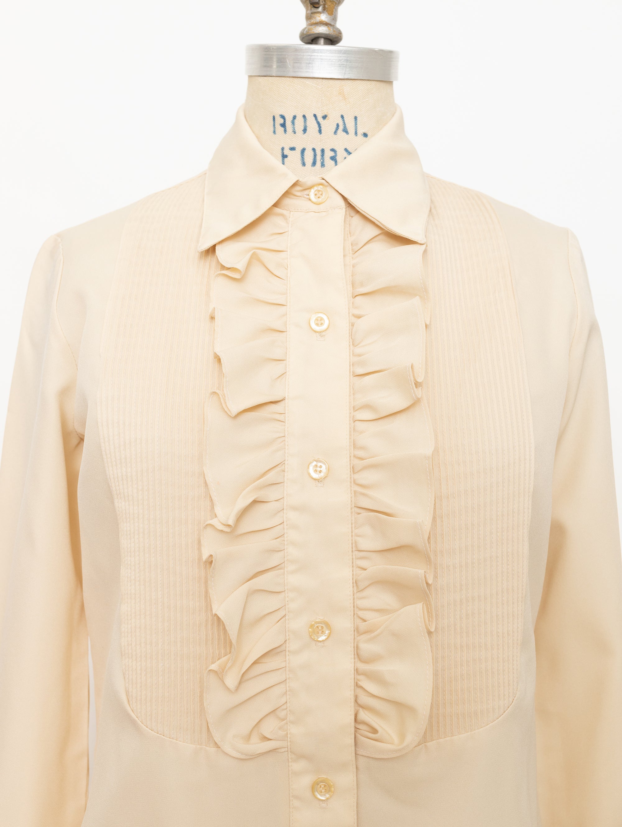 70s john meyer beige ruffle long sleeve tuxedo top