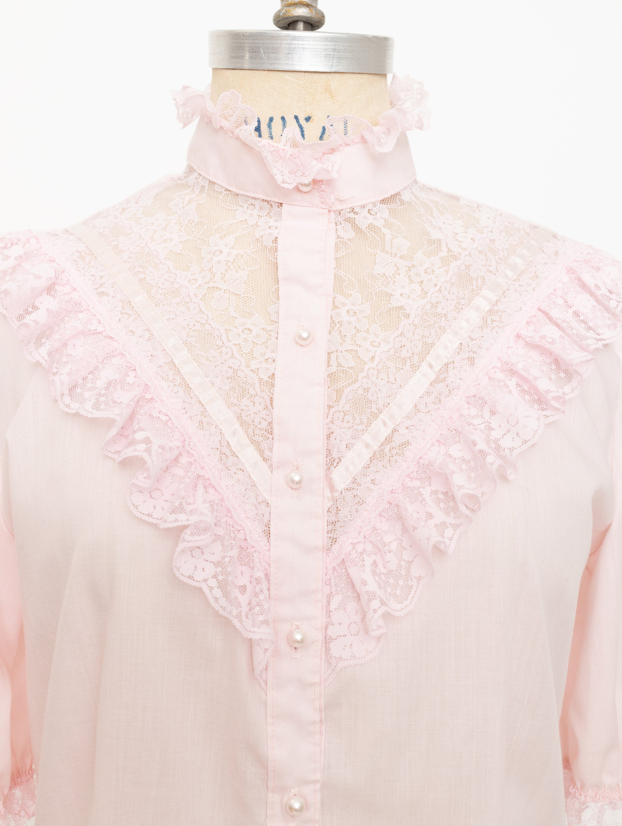 1980s light pink ruffled lace short slight puff sleeve top 4