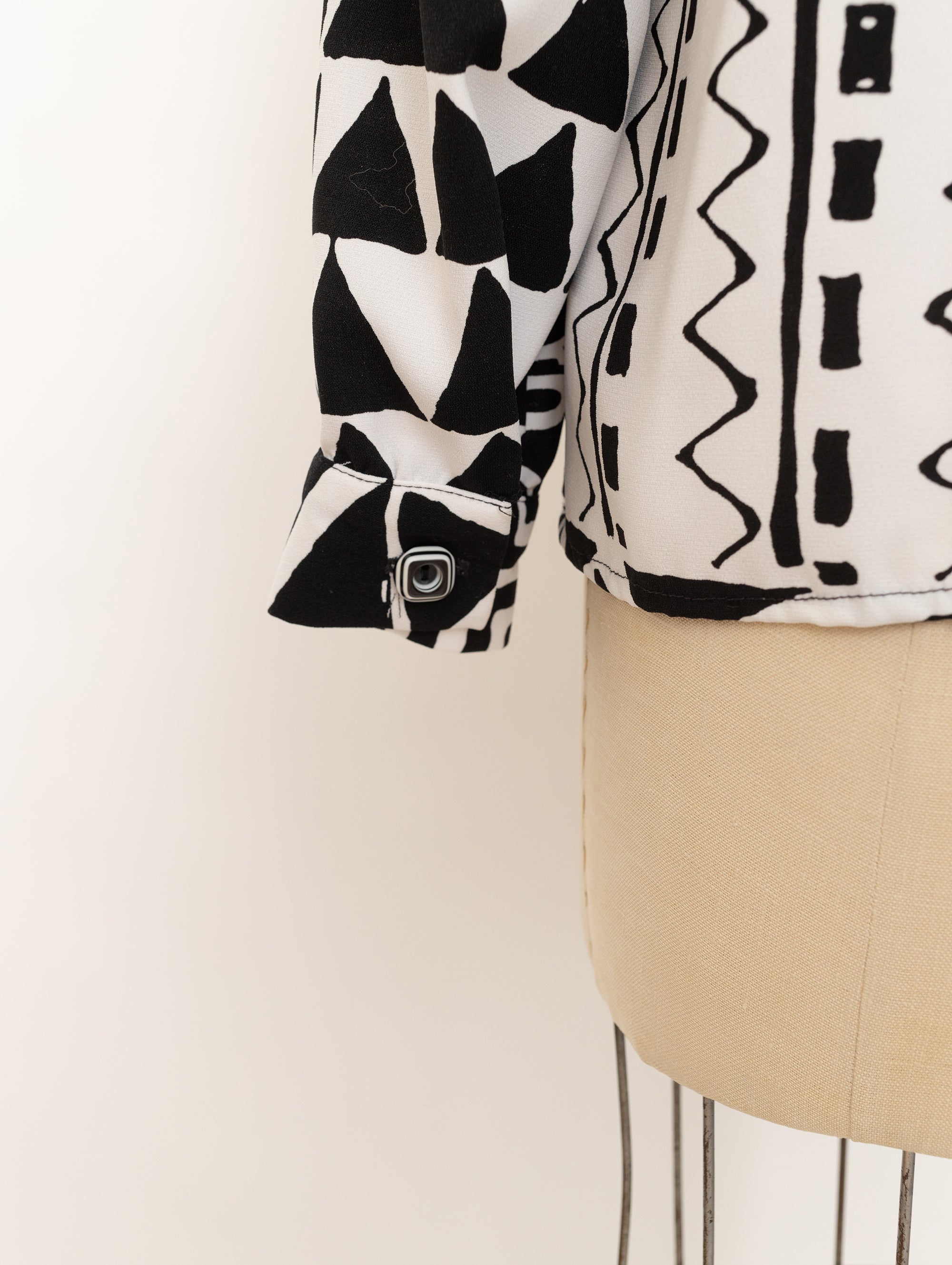 90s jordana black and white graphic blouse